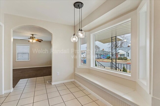 Building Photo - 153 Country Club Dr