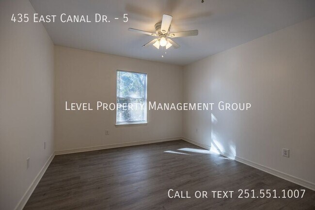 Building Photo - 435 E Canal Dr