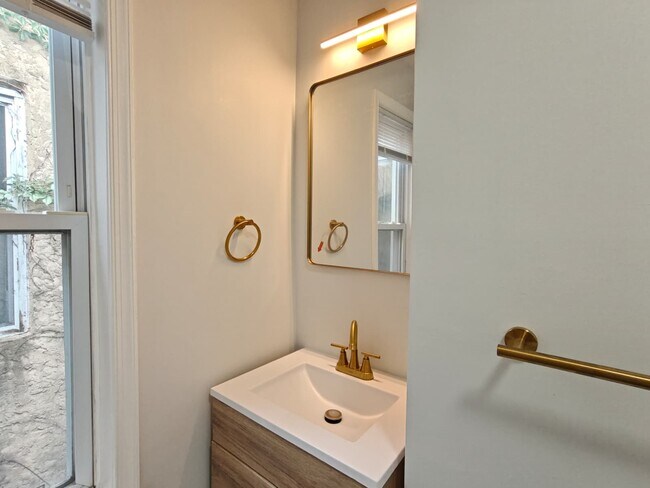 Building Photo - 223 N 58th St