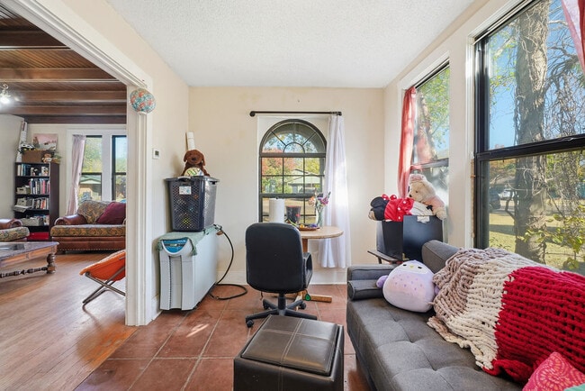 Building Photo - 2317 18th St