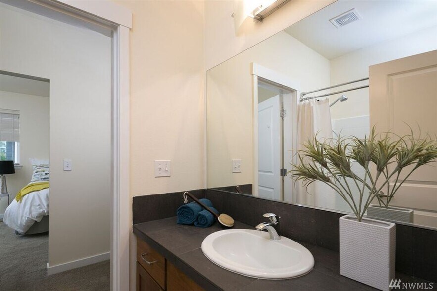 Bathroom 2 - 1739 27th Ln NE