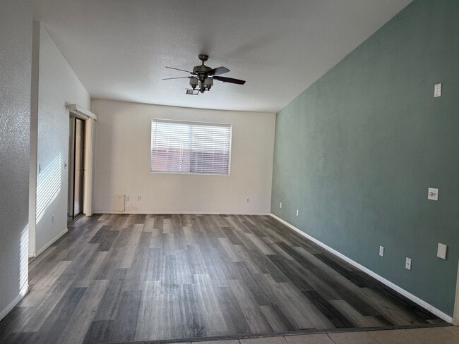 Building Photo - 751 Skyview Ln