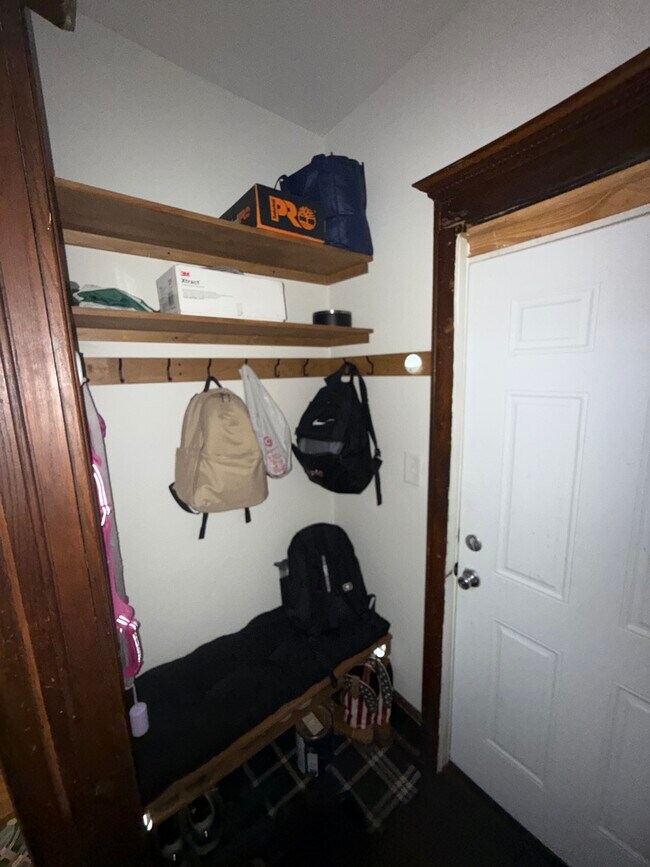Primary Photo - 1444 N 48th St