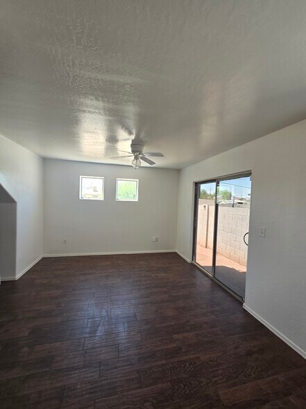 Building Photo - 5010 S 28th St