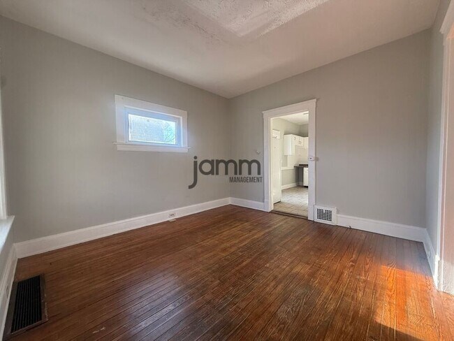 Building Photo - 4350 W 28th St