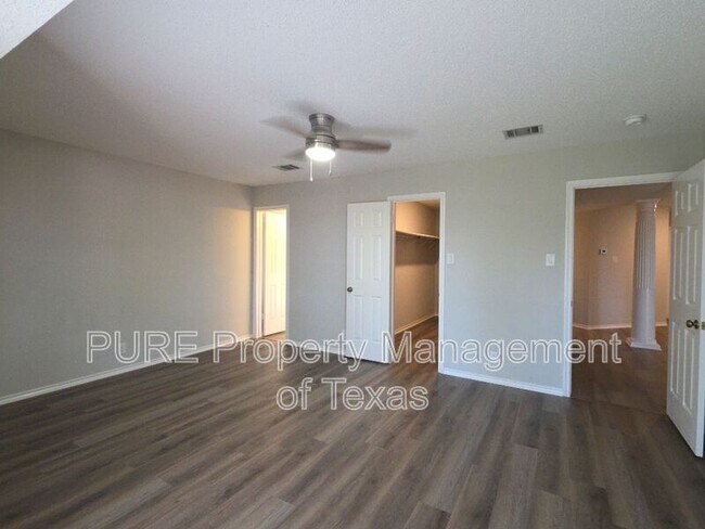 Building Photo - 1406 Bullhill Cove
