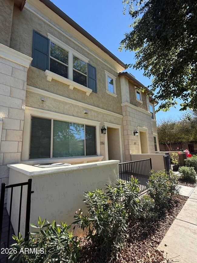 Building Photo - 2628 S Voyager Dr