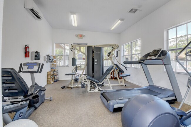 Building Photo - 1019 W Longport Cir