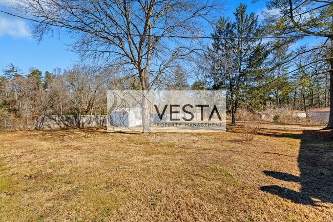 Building Photo - 442 Wickins Dr