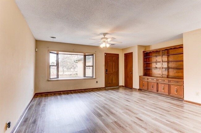 Building Photo - 111 Templeton Rd