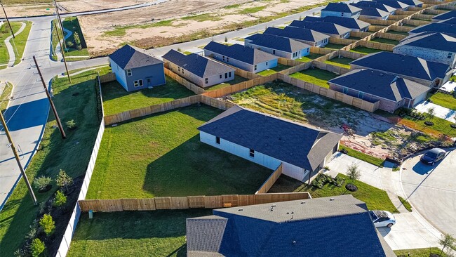 Building Photo - 26703 Willow Ln