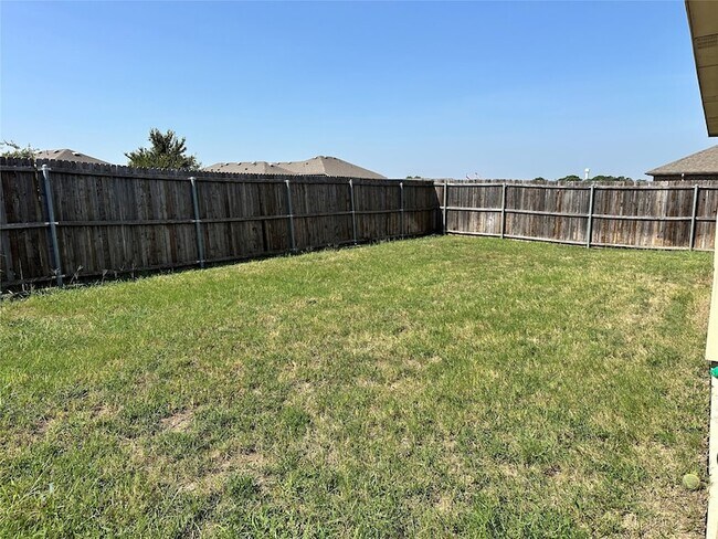 Building Photo - 915 Quartz Trl