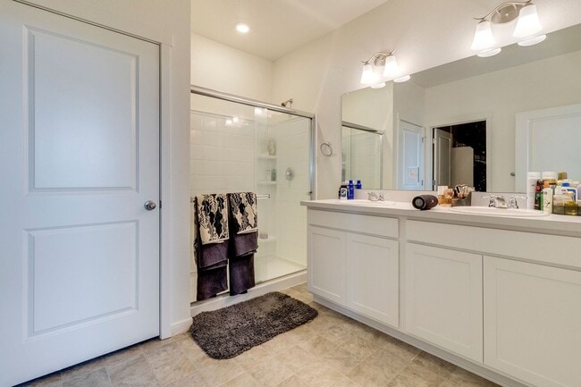 Building Photo - Modern 4-Bedroom Ranch Home with Mountain Views and 3-Car Garage