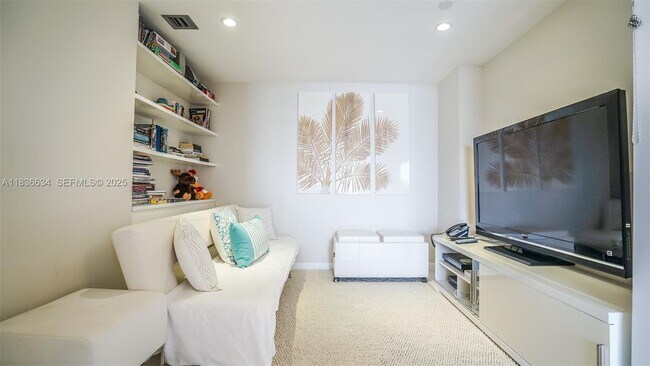 Building Photo - 20191 E Country Club Dr