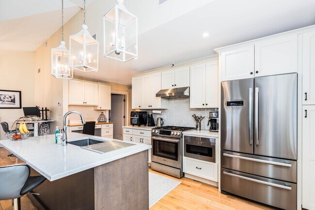 Building Photo - 1 Franklin St