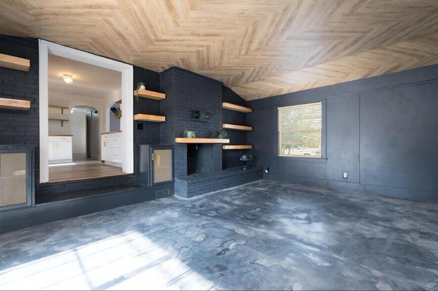 Building Photo - 2114 Robin Rd