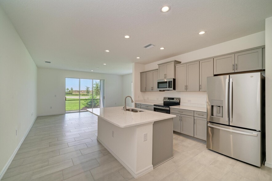 Building Photo - 2206 Washington Palm Ct