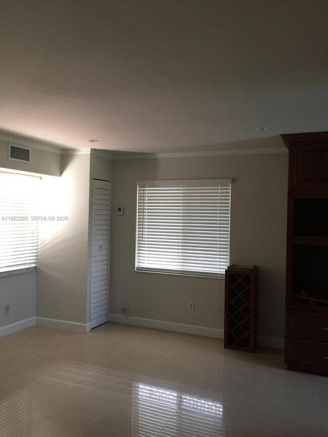 Building Photo - 5901 SW 45th St