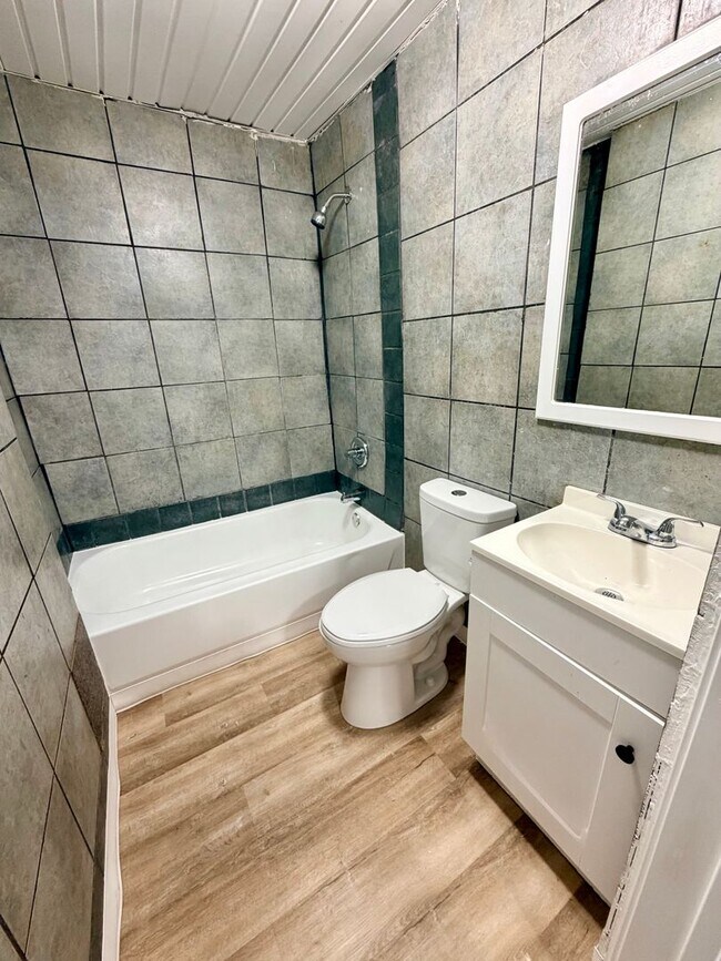 Building Photo - 406 Highland Ave