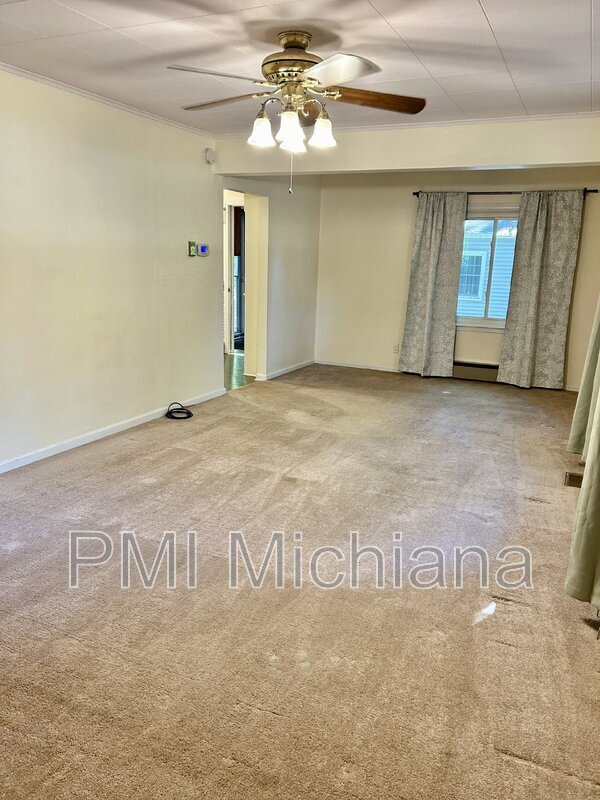 Building Photo - 52554 Kenilworth Rd