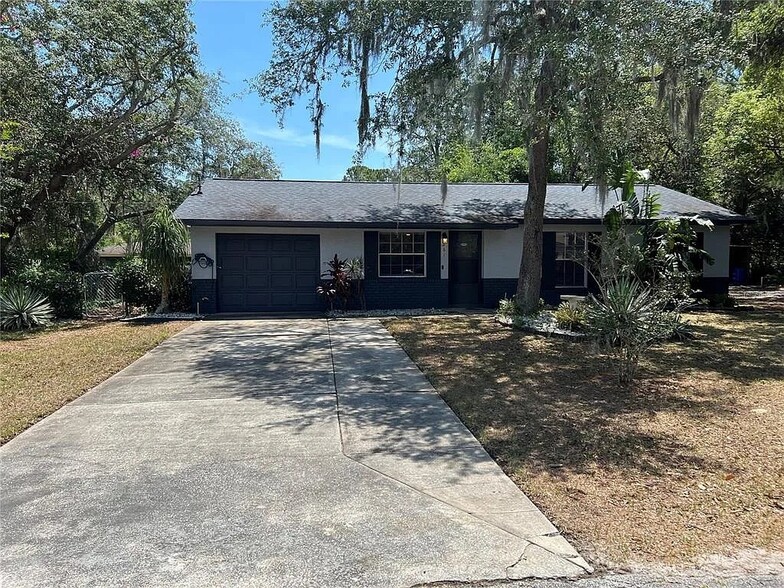 Front facing Marta Rd - 261 Deleon Rd