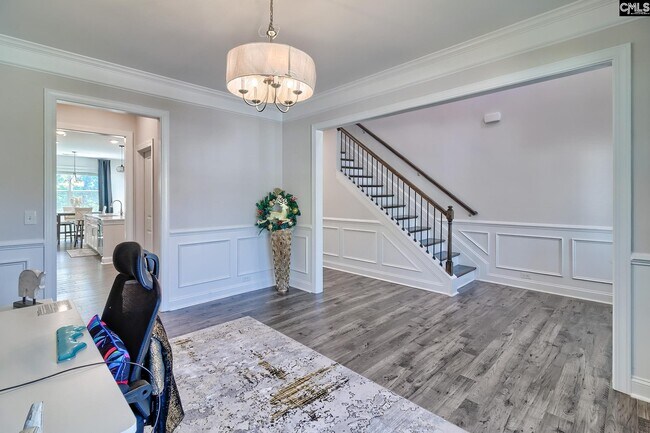 Building Photo - 558 Mahonia Rd