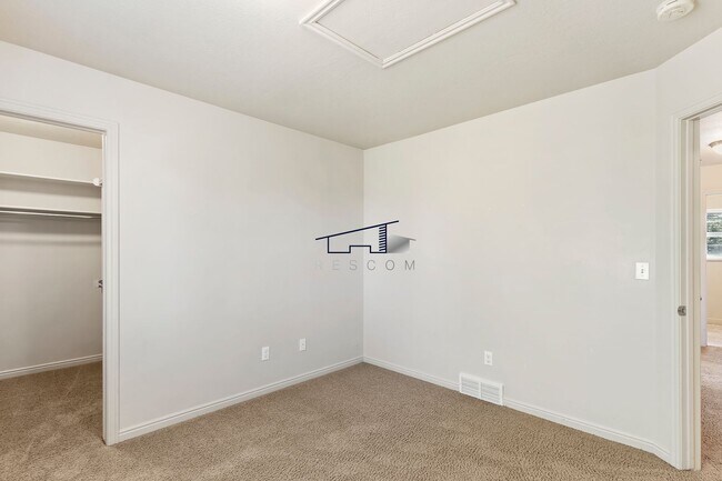 Building Photo - Great Centerville 3 Bedroom 2 Bathroom Home!
