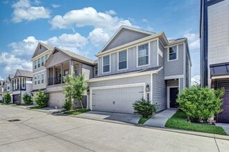 Building Photo - 3418 Avondale Vw Dr
