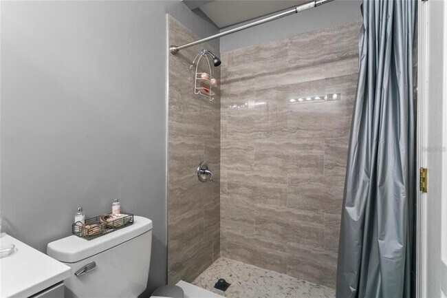 Building Photo - 913 Dorset Pl