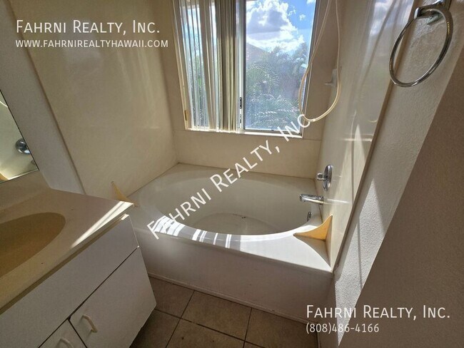 Building Photo - 91-920-920 Laaulu St