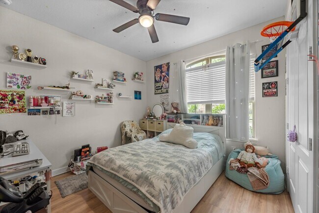 Building Photo - 9714 Sable Canyon Dr