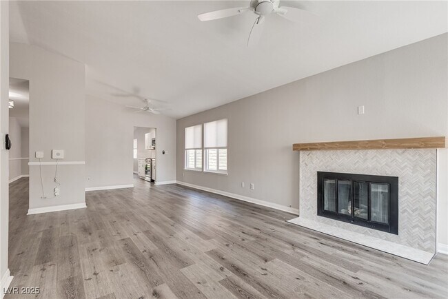 Building Photo - 5231 Dickens Dr