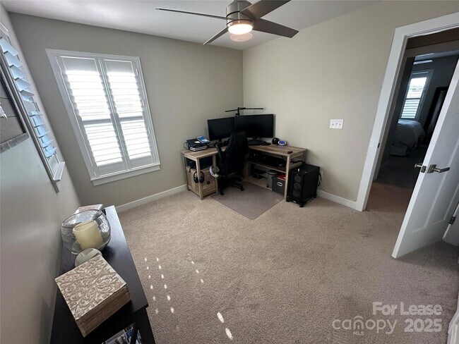 Building Photo - 1539 Spruce Ln