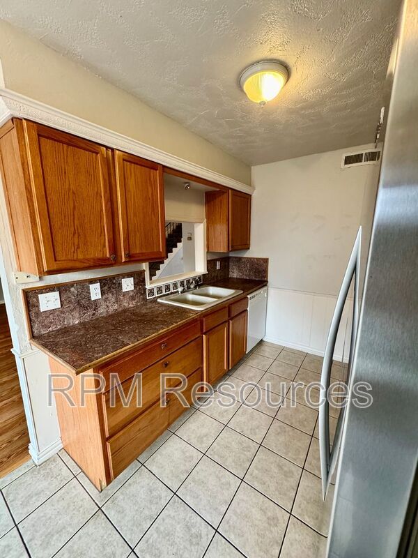 Building Photo - 11407 N May Ave