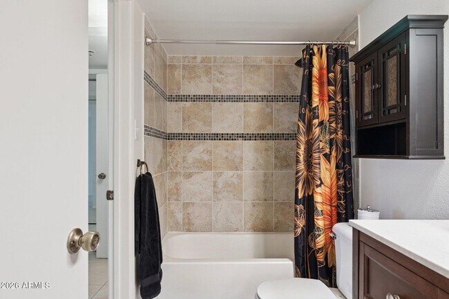 Building Photo - 7950 E Camelback Rd