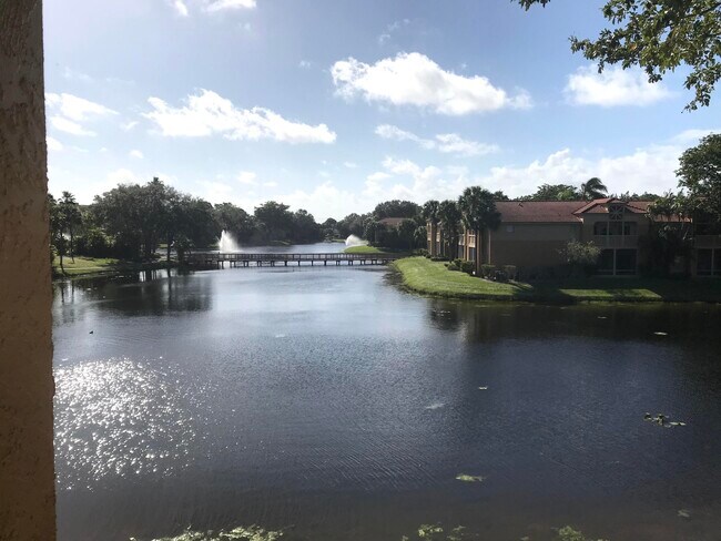 Building Photo - 4815 Via Palm Lakes