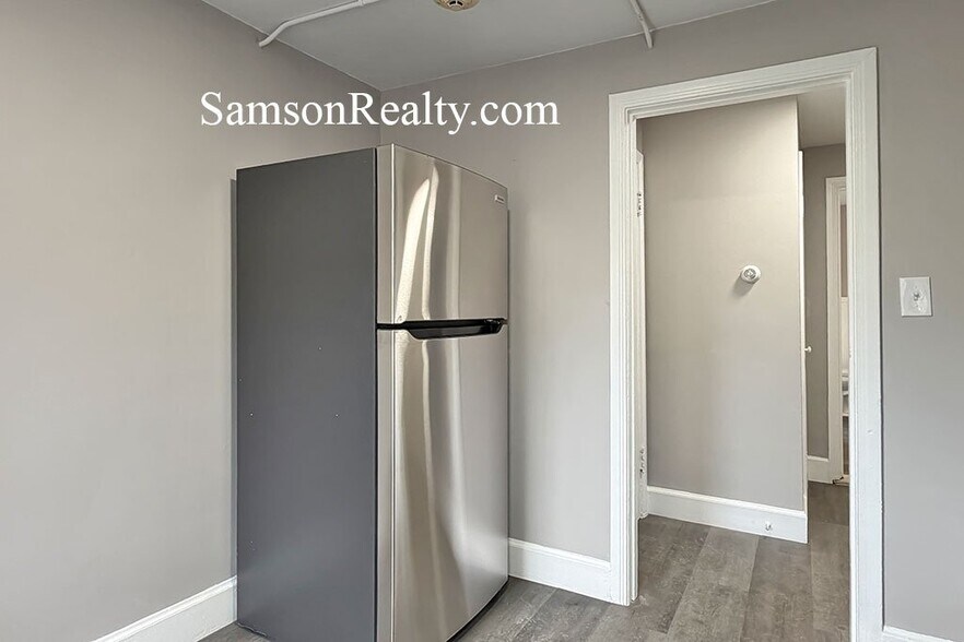 Building Photo - 41 Jenckes St