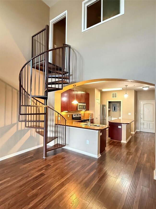 Building Photo - 2505 San Gabriel St