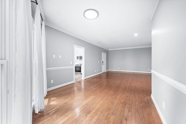 Building Photo - Charming 2BR/2BA condo in Green Hills!