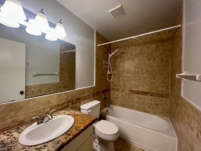 Building Photo - All inclusive 2 bed/ 1 bath condo in Hidden Lakes - Coming Soon near Downtown SRQ
