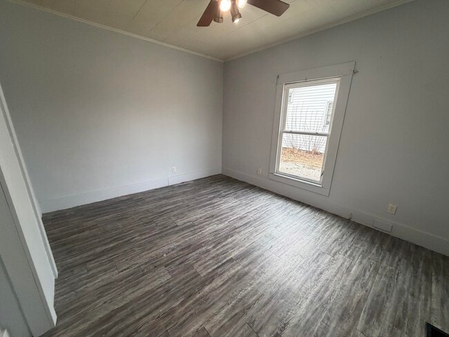 Building Photo - 210 Eleventh-E