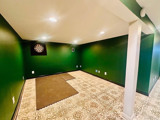 Building Photo - 11 W Glen Ave