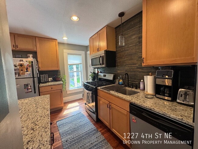 Building Photo - 1227 4th St NE