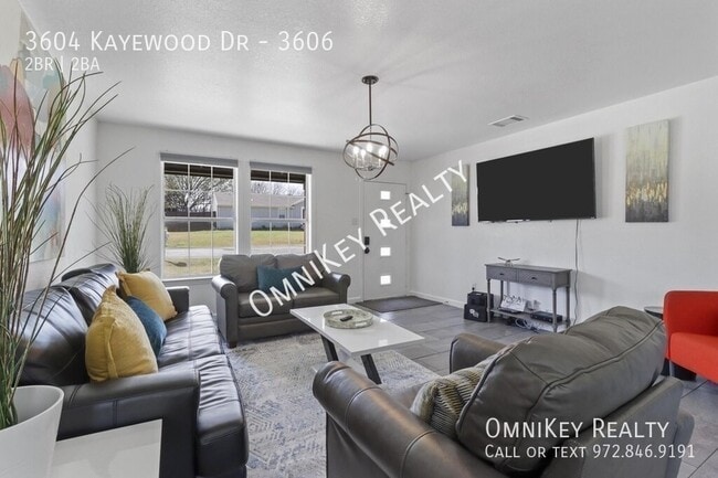 Building Photo - 3604 Kayewood Dr