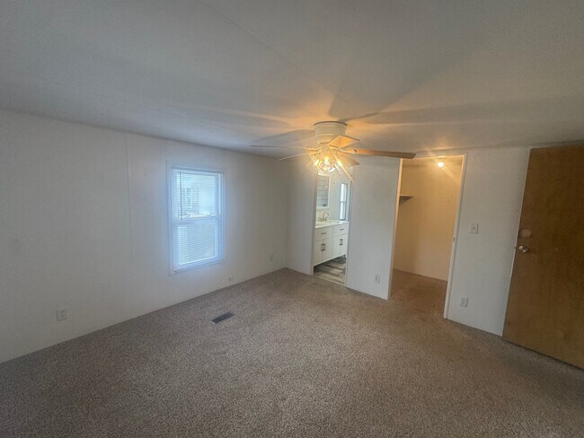 Building Photo - 6805 Curran Rd