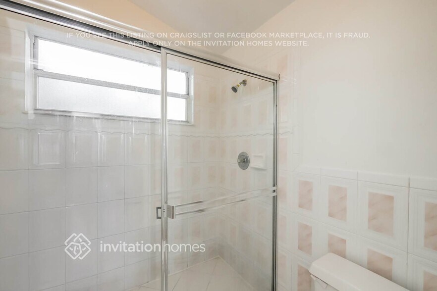 Building Photo - 889 NW 97th Ave