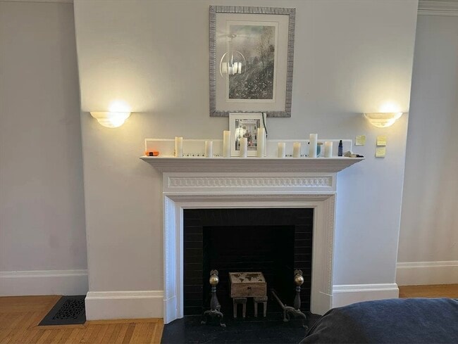 Building Photo - 429 Marlborough St