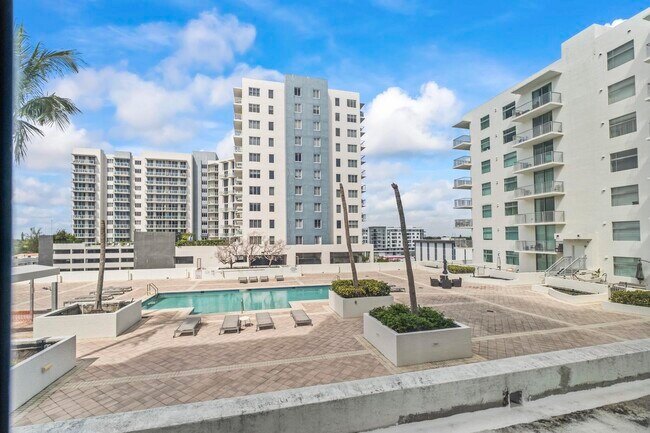 Building Photo - 140 S Dixie Hwy