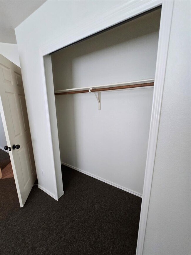 Building Photo - 11909 Big Sky Dr