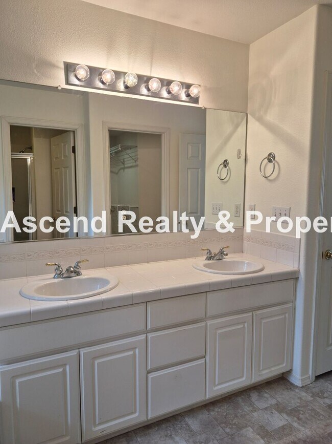 Building Photo - Available Now Stunning 2 Level Traditional...